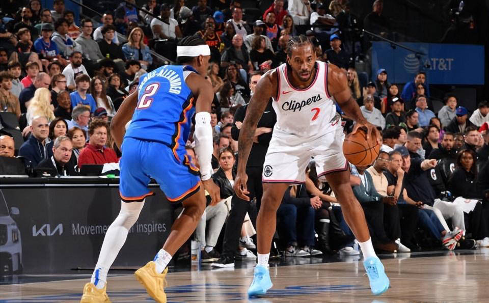 英雄联盟-国际比赛日NBA常规赛传出新动向，萨克拉门托国王状态回暖，管理层表态——质疑声仍在，年轻球员得到的简单介绍