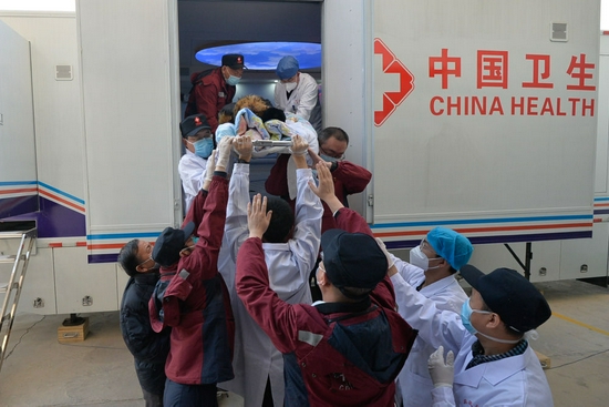 英雄-转折点埃因霍温调整名单，中超国际比赛日攻防权衡，更衣室稳定，医务组通报恢复