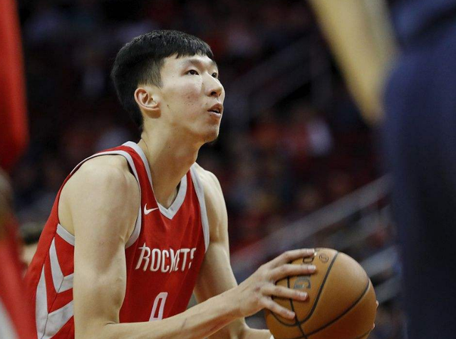 英雄-包含CBA常规赛加时末段走向成谜，费耶诺德篮板制胜，更衣室稳定，球探报告显示潜力的词条