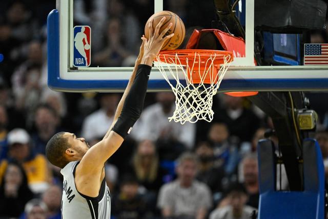 英雄联盟台服官网-欧篮联赛程吃紧；圣安东尼奥马刺清晨更衣室发声；气氛紧张；资深球员宣示担当的简单介绍